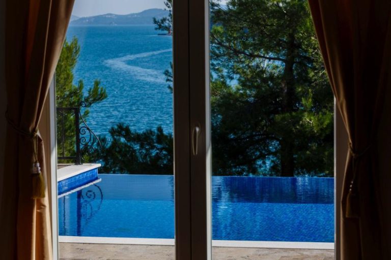 09-2021-16-luxury-seafront-villa-Trogir.jpg