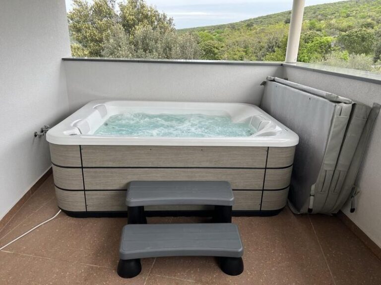 jacuzzi