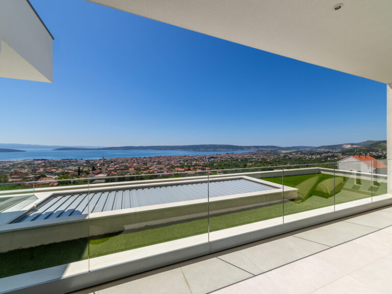 balcony sea view 2