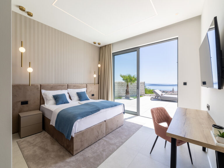 bedroom 5 sea view