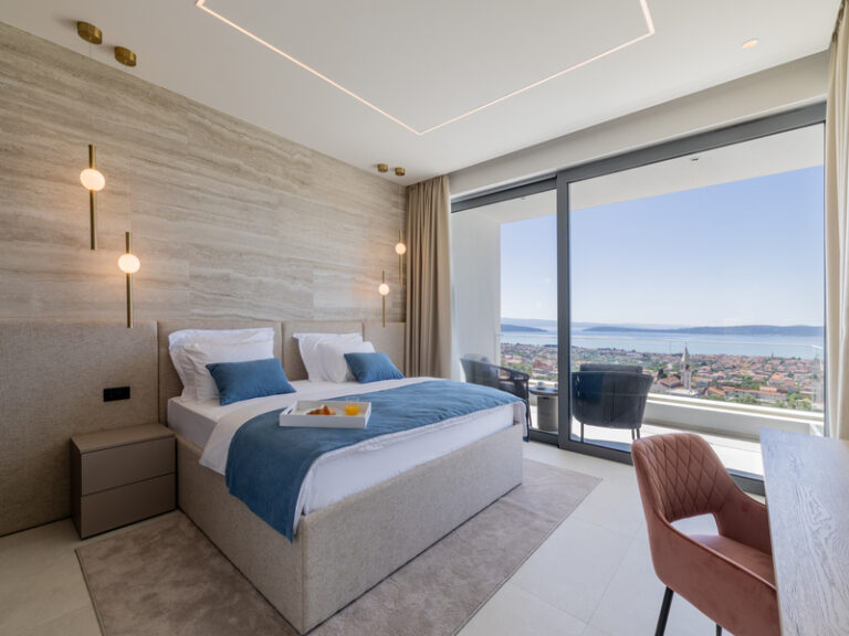 master badroom sea view 1