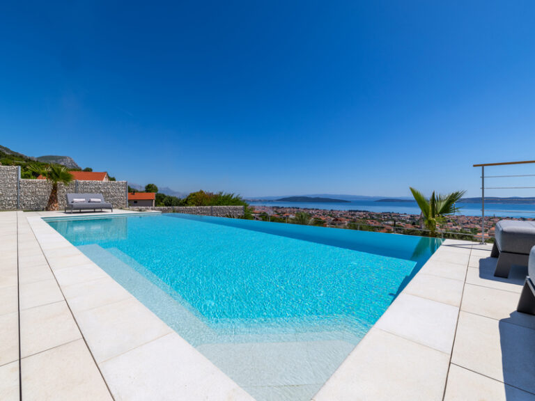 pool sea view