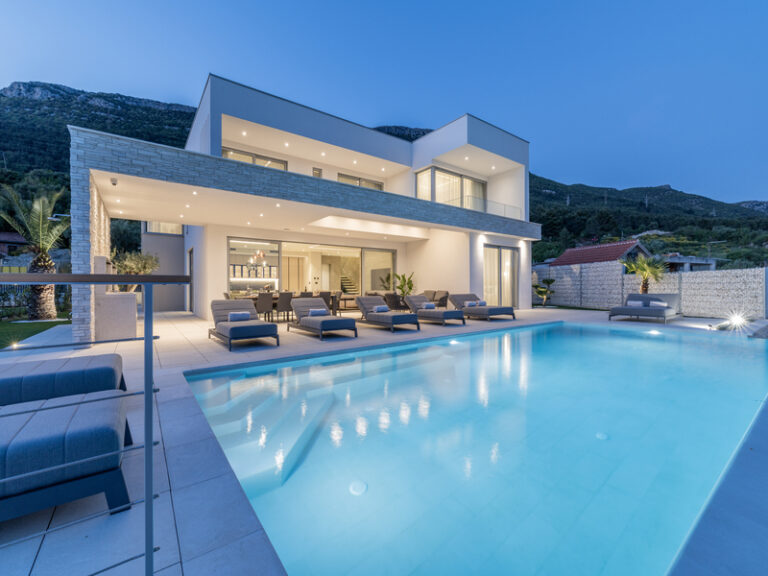 villa by night