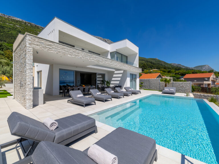 villa front side
