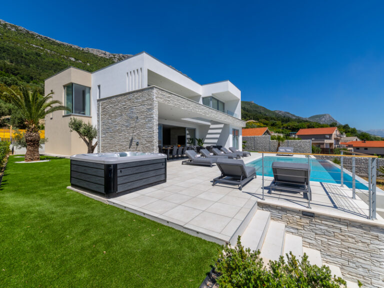 villa picture 1