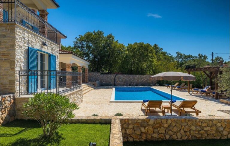 terrace and pooll