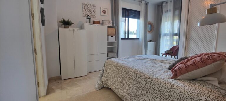 bedroom photo2