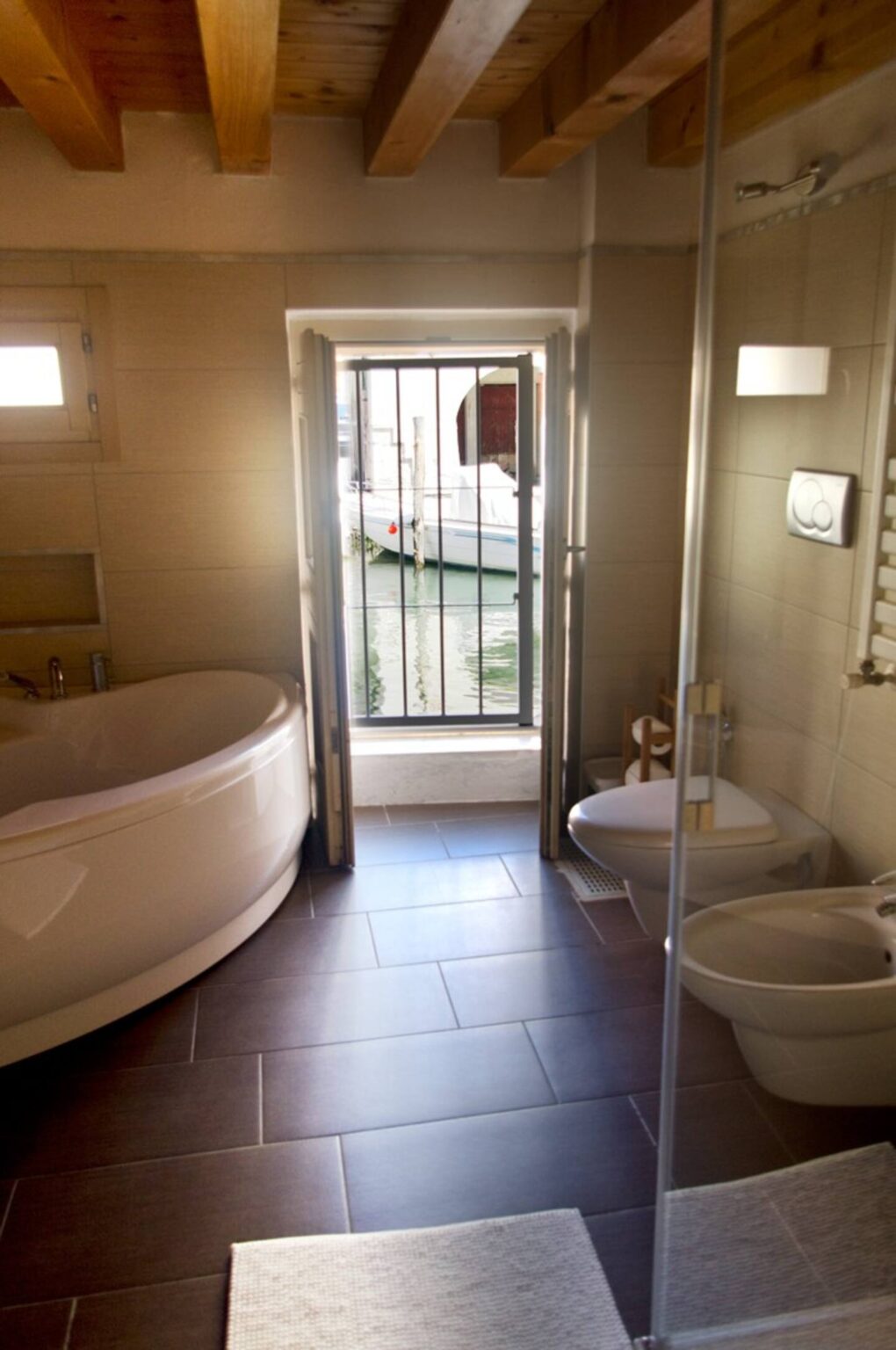 186461c8-14fe-4e0d-94d7-d77d3dc1deab